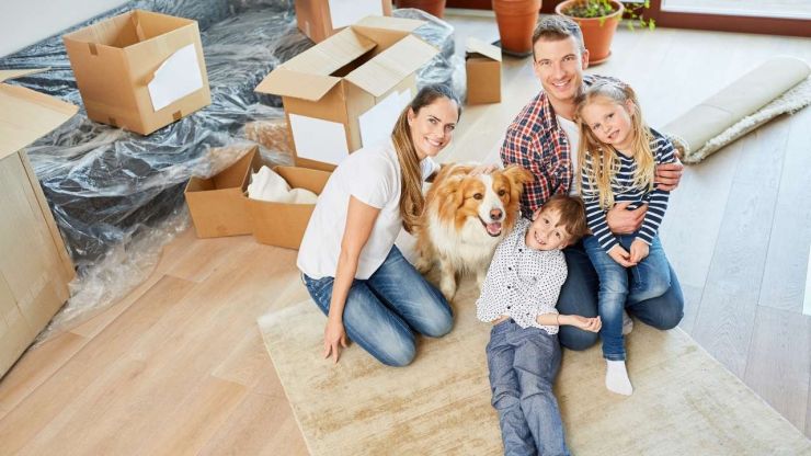 Pateicoties hipotekārajam kredītam, ģimene ar diviem bērniem un suni varēja iegādāties savu māju