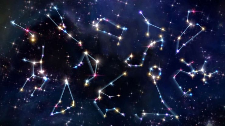 Nakts debesis ar horoskopa zīmēm zvaigznēs – uzzināsim, ko mums nes naudas horoskops 2023. gada aprīlī