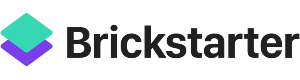 Brickstarter.com logotips melnā krāsā, bet priekšā izvietoti 2 kvadrāti – zilā un violetā krāsās