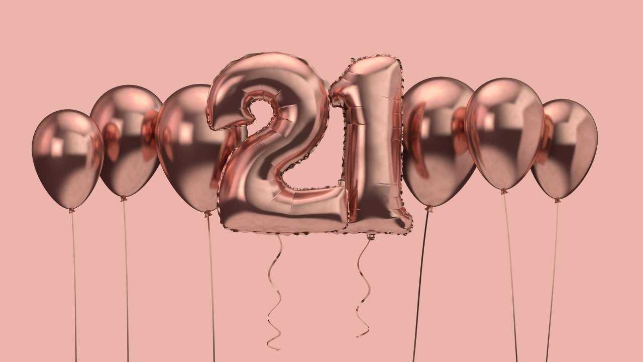 Baloni ar ciparu 21 – iemesls nosvinēt kredītu iespējas no 21 gada