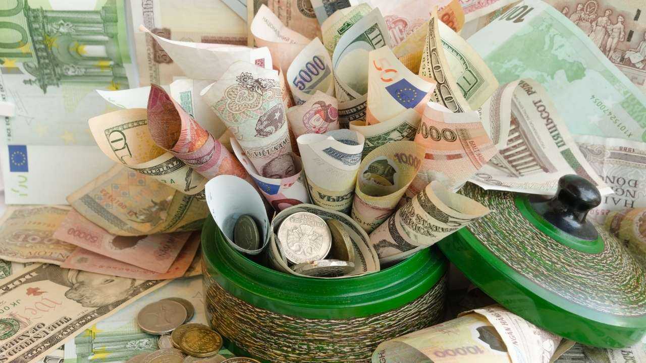 Podiņš ar naudu – pievilini naudu ar piesaistīšanas rituāliem